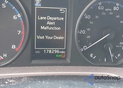 2018 Toyota Rav4 Xle from USA, damaged, VIN JTMWFREV5JJ749065